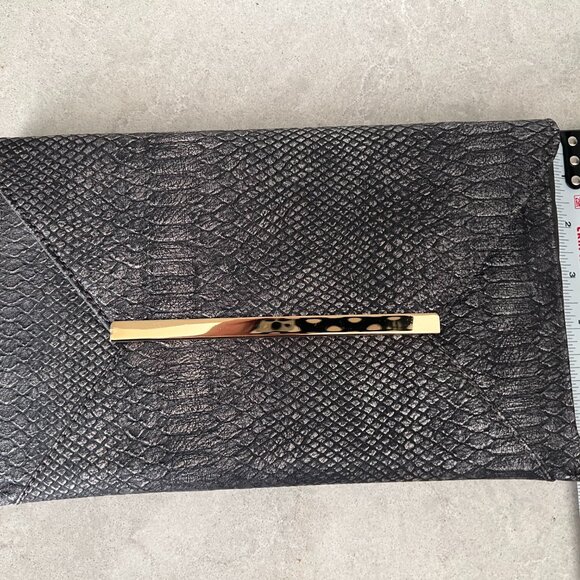 Envelope Clutch Black and Silver metallic grey Cross body chain detachable - Picture 4 of 8